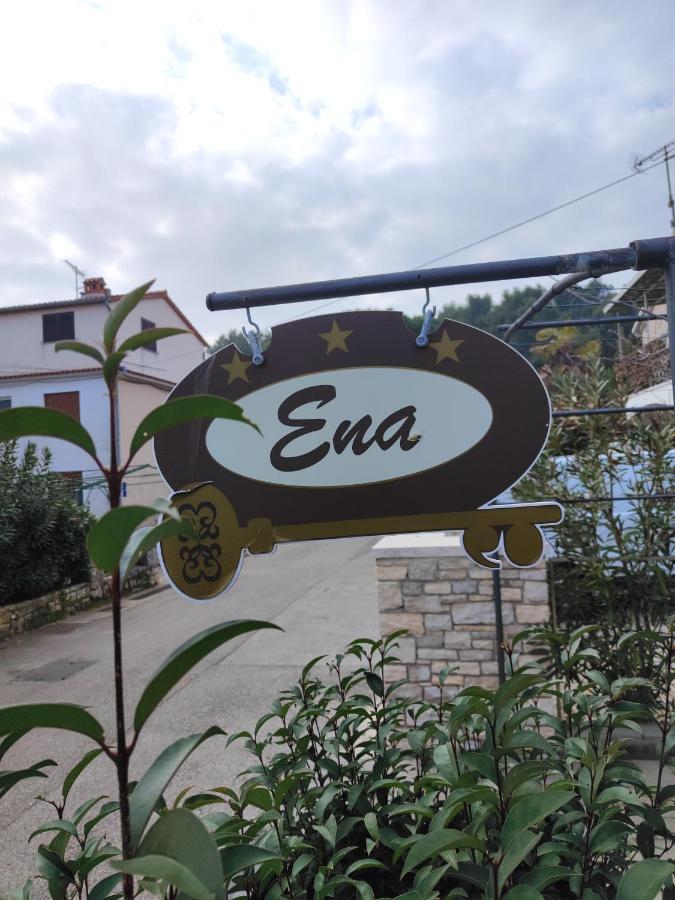 Rooms Ena Rovinj Bagian luar foto