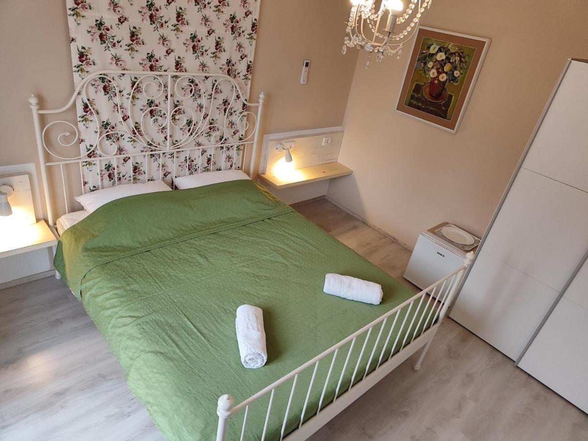 Rooms Ena Rovinj Bagian luar foto