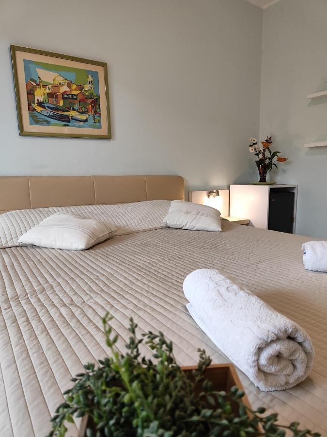Rooms Ena Rovinj Bagian luar foto