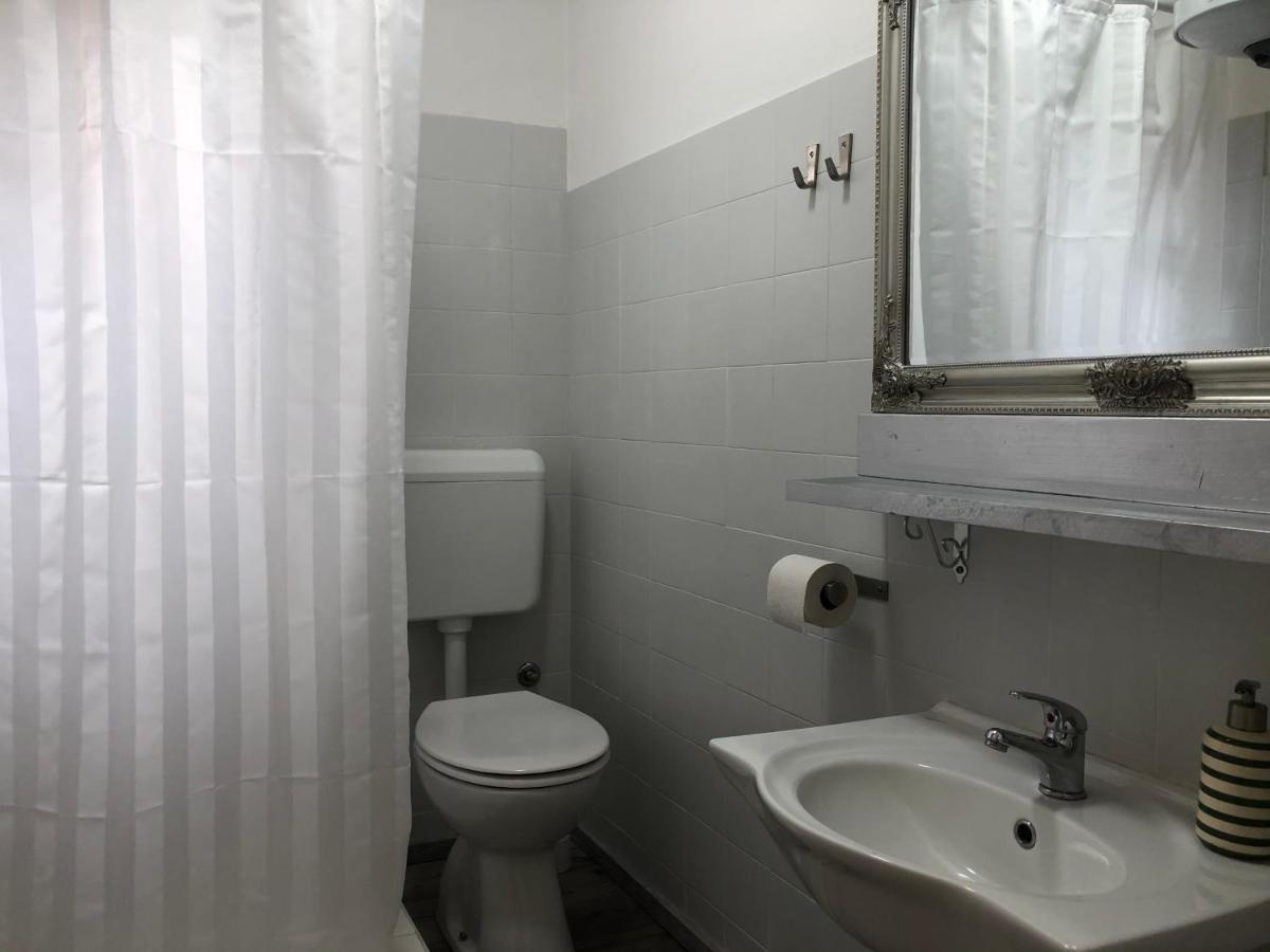Rooms Ena Rovinj Bagian luar foto