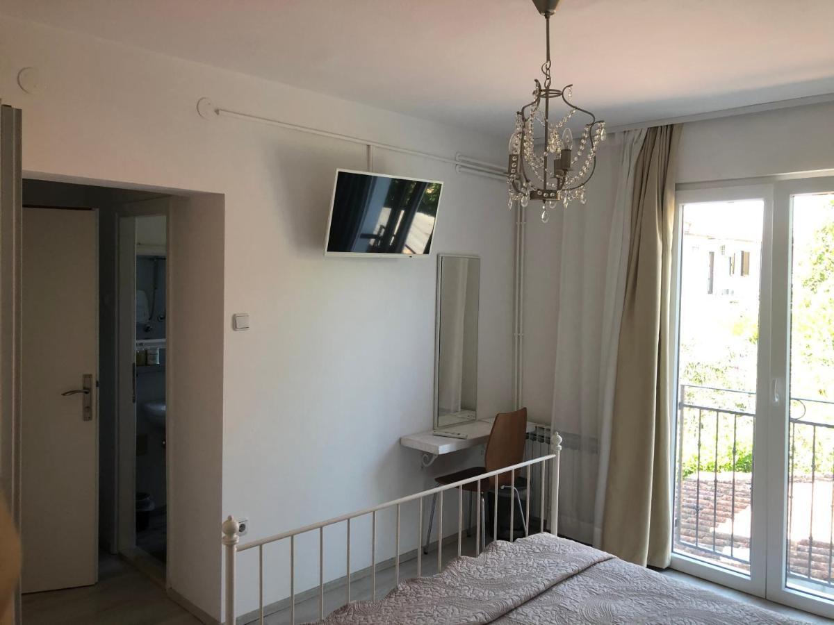 Rooms Ena Rovinj Bagian luar foto