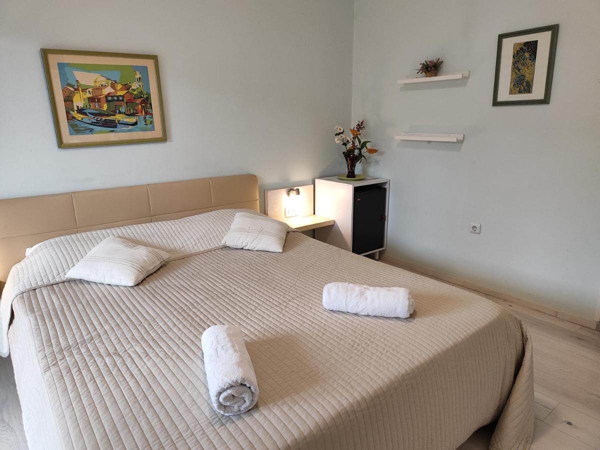 Rooms Ena Rovinj Bagian luar foto