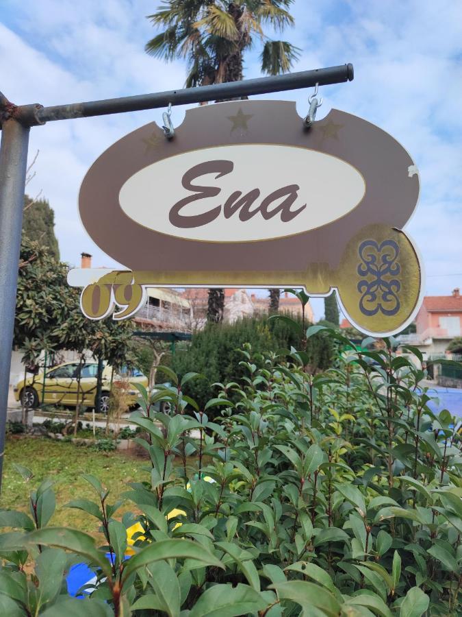 Rooms Ena Rovinj Bagian luar foto
